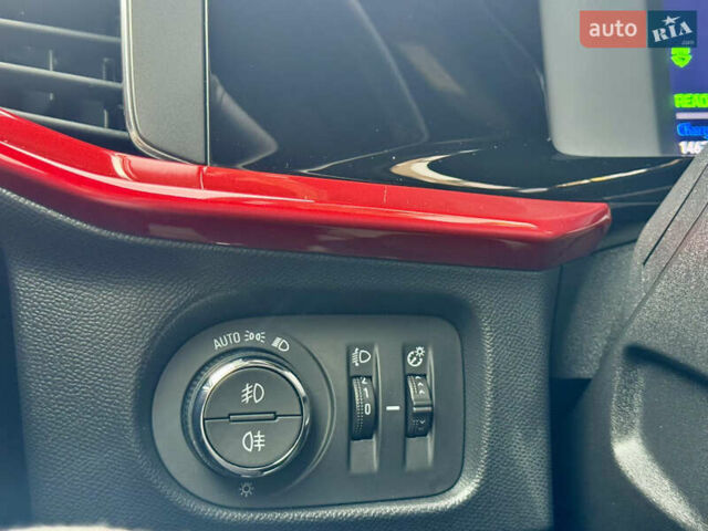 Белый Опель Mokka-e, объемом двигателя 0 л и пробегом 14 тыс. км за 18900 $, фото 53 на Automoto.ua