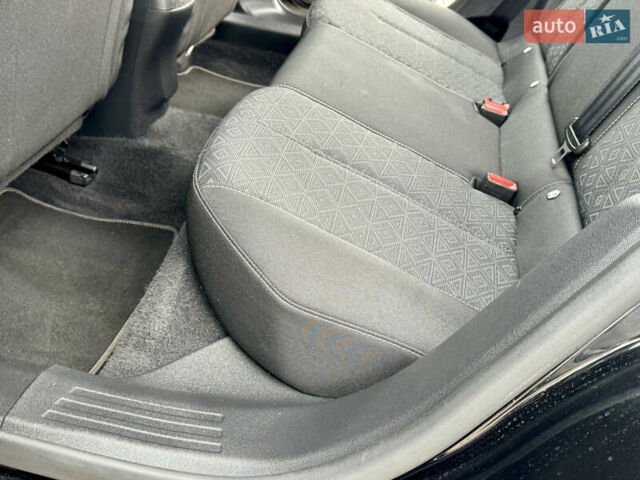 Черный Опель Mokka-e, объемом двигателя 0 л и пробегом 83 тыс. км за 15500 $, фото 69 на Automoto.ua