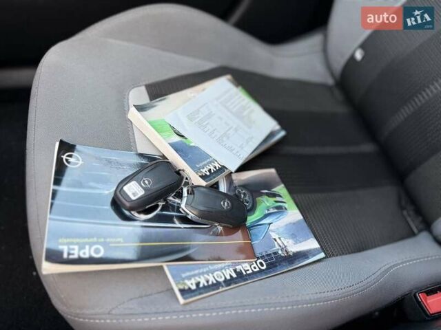 Черный Опель Mokka-e, объемом двигателя 0 л и пробегом 84 тыс. км за 16900 $, фото 42 на Automoto.ua