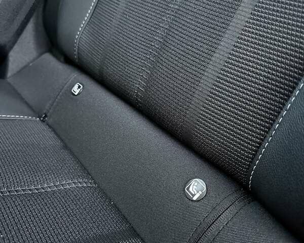 Черный Опель Mokka-e, объемом двигателя 0 л и пробегом 84 тыс. км за 17499 $, фото 40 на Automoto.ua