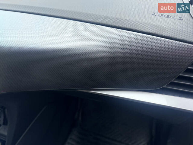 Чорний Опель Mokka-e, об'ємом двигуна 0 л та пробігом 84 тис. км за 18200 $, фото 13 на Automoto.ua