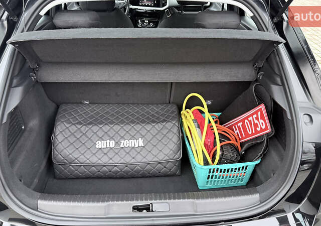 Черный Опель Mokka-e, объемом двигателя 0 л и пробегом 184 тыс. км за 14750 $, фото 32 на Automoto.ua