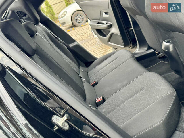 Черный Опель Mokka-e, объемом двигателя 0 л и пробегом 83 тыс. км за 15500 $, фото 63 на Automoto.ua