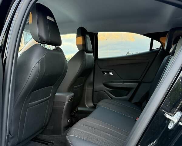 Черный Опель Mokka-e, объемом двигателя 0 л и пробегом 84 тыс. км за 17499 $, фото 39 на Automoto.ua