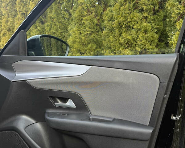 Черный Опель Mokka-e, объемом двигателя 0 л и пробегом 83 тыс. км за 15900 $, фото 41 на Automoto.ua