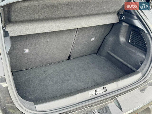 Черный Опель Mokka-e, объемом двигателя 0 л и пробегом 83 тыс. км за 15500 $, фото 65 на Automoto.ua