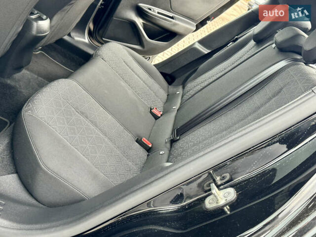 Черный Опель Mokka-e, объемом двигателя 0 л и пробегом 83 тыс. км за 15500 $, фото 67 на Automoto.ua