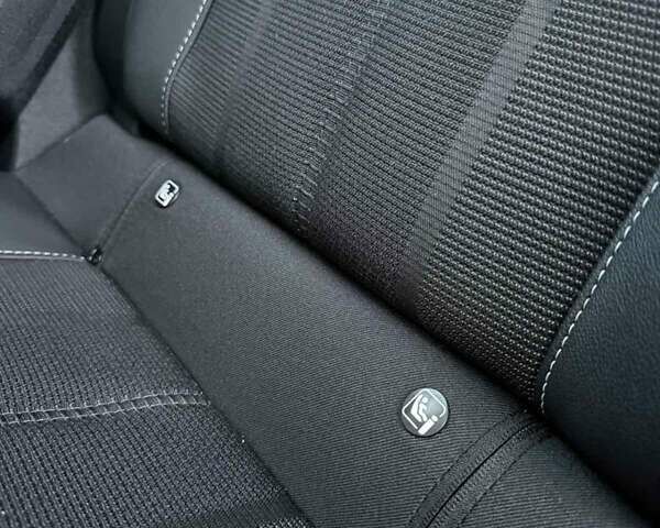 Черный Опель Mokka-e, объемом двигателя 0 л и пробегом 84 тыс. км за 16900 $, фото 48 на Automoto.ua