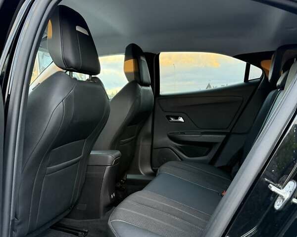 Черный Опель Mokka-e, объемом двигателя 0 л и пробегом 84 тыс. км за 16900 $, фото 45 на Automoto.ua