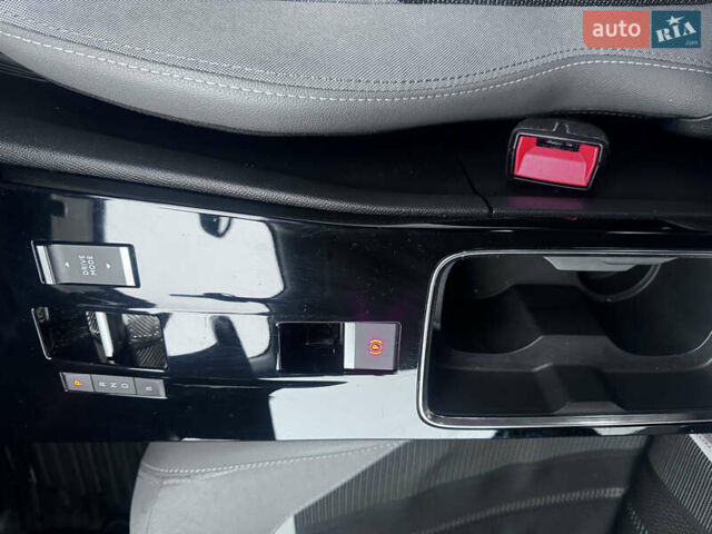 Чорний Опель Mokka-e, об'ємом двигуна 0 л та пробігом 84 тис. км за 18200 $, фото 16 на Automoto.ua