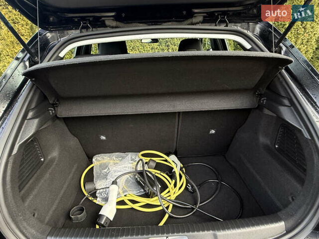 Черный Опель Mokka-e, объемом двигателя 0 л и пробегом 83 тыс. км за 15900 $, фото 36 на Automoto.ua