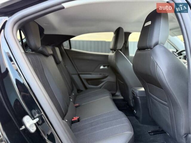 Черный Опель Mokka-e, объемом двигателя 0 л и пробегом 84 тыс. км за 17499 $, фото 32 на Automoto.ua