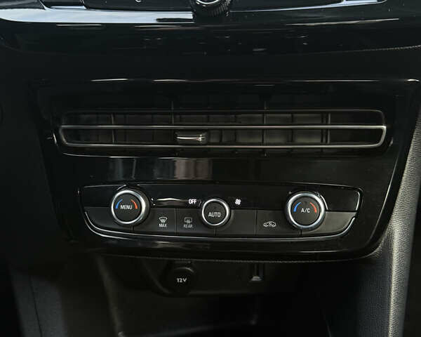 Черный Опель Mokka-e, объемом двигателя 0 л и пробегом 83 тыс. км за 15900 $, фото 47 на Automoto.ua