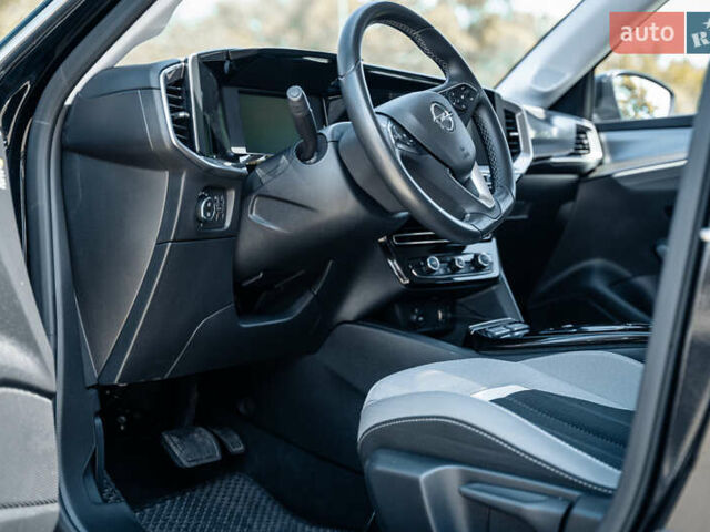 Черный Опель Mokka-e, объемом двигателя 0 л и пробегом 29 тыс. км за 16799 $, фото 22 на Automoto.ua