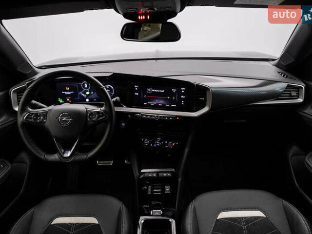 Черный Опель Mokka-e, объемом двигателя 0 л и пробегом 8 тыс. км за 25909 $, фото 4 на Automoto.ua