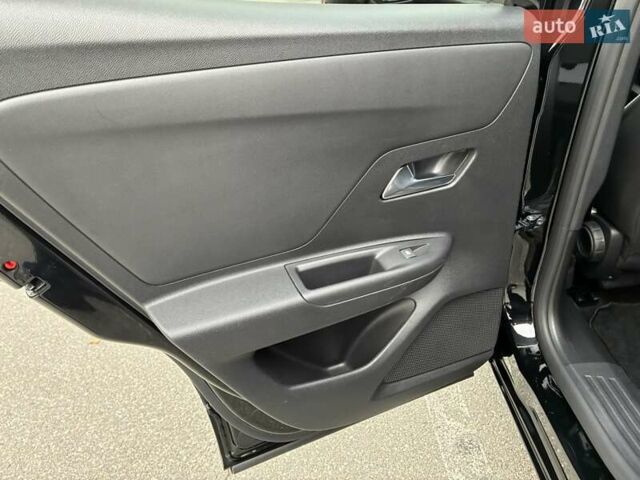 Опель Mokka-e 2023 у Києві на Automoto.ua Чорний Опель Mokka-e, об'ємом двигуна 0 л та пробігом 11 тис. км за 18800 $, фото 47 на Automoto.ua