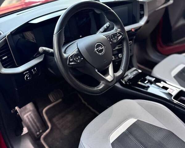 Красный Опель Mokka-e, объемом двигателя 0 л и пробегом 25 тыс. км за 19881 $, фото 6 на Automoto.ua