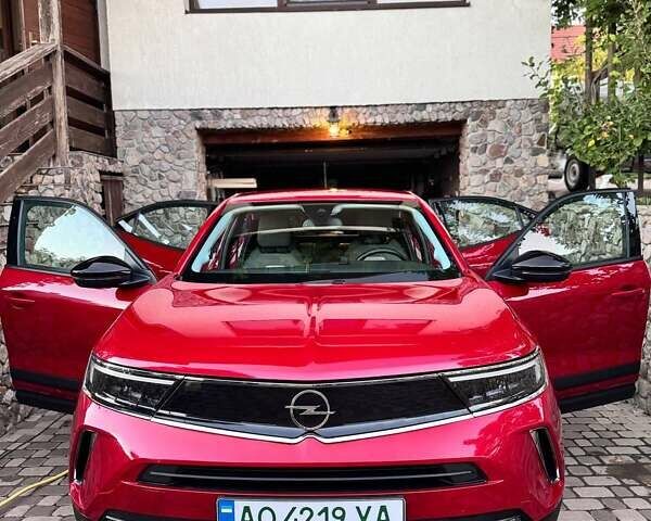 Красный Опель Mokka-e, объемом двигателя 0 л и пробегом 25 тыс. км за 19881 $, фото 1 на Automoto.ua