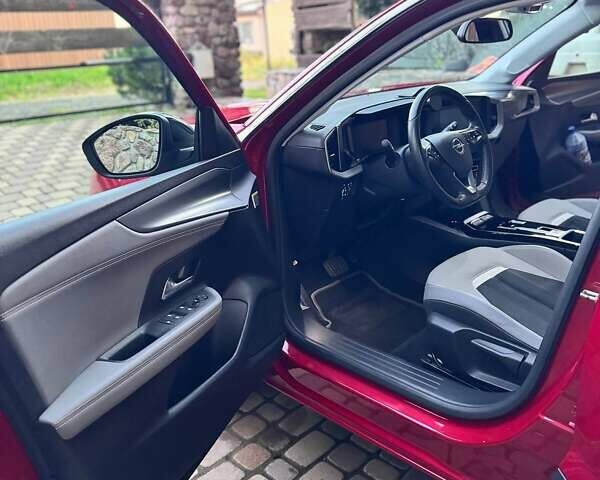 Красный Опель Mokka-e, объемом двигателя 0 л и пробегом 25 тыс. км за 19881 $, фото 4 на Automoto.ua