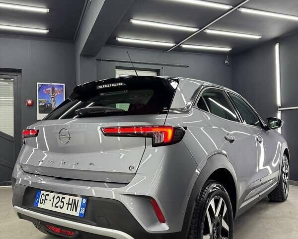 Серый Опель Mokka-e, объемом двигателя 0 л и пробегом 72 тыс. км за 16800 $, фото 13 на Automoto.ua