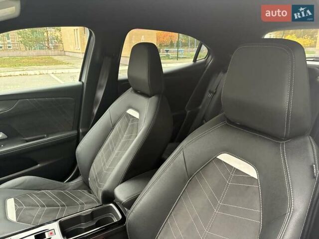 Серый Опель Mokka-e, объемом двигателя 0 л и пробегом 39 тыс. км за 18500 $, фото 93 на Automoto.ua