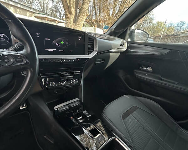 Сірий Опель Mokka-e, об'ємом двигуна 0 л та пробігом 69 тис. км за 16900 $, фото 15 на Automoto.ua