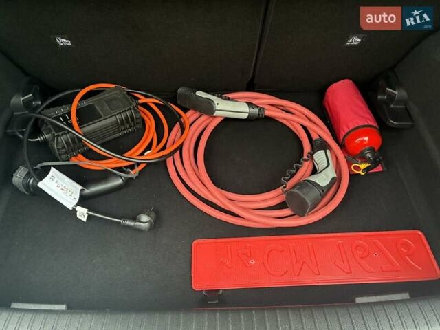 Серый Опель Mokka-e, объемом двигателя 0 л и пробегом 39 тыс. км за 18500 $, фото 55 на Automoto.ua