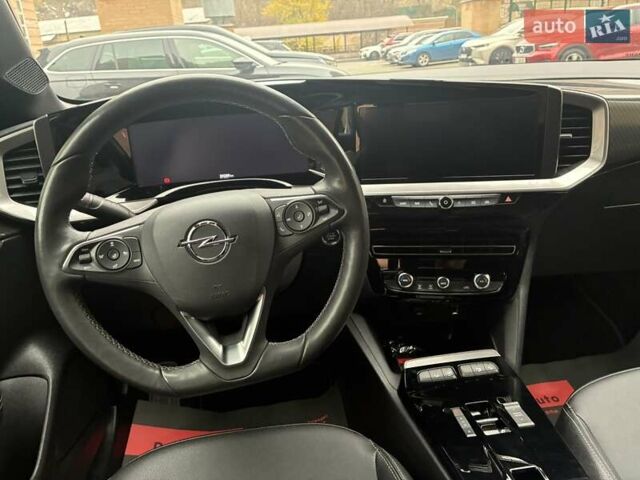 Серый Опель Mokka-e, объемом двигателя 0 л и пробегом 39 тыс. км за 18500 $, фото 102 на Automoto.ua