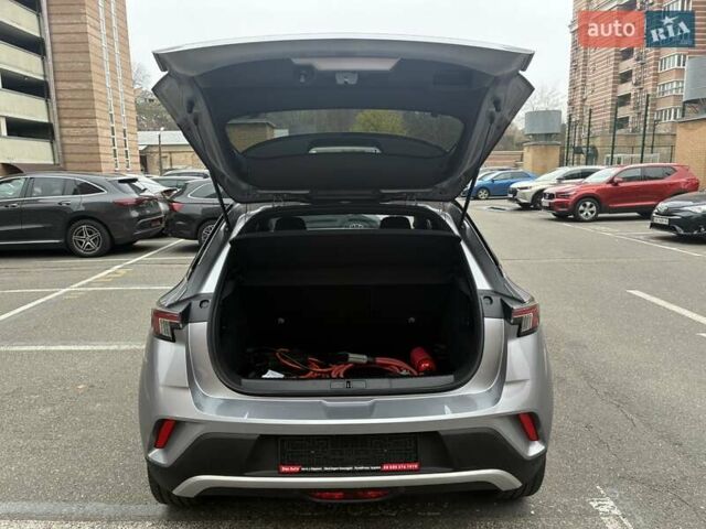 Серый Опель Mokka-e, объемом двигателя 0 л и пробегом 39 тыс. км за 18500 $, фото 54 на Automoto.ua