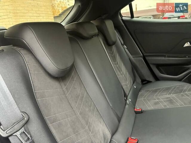 Серый Опель Mokka-e, объемом двигателя 0 л и пробегом 39 тыс. км за 18500 $, фото 61 на Automoto.ua