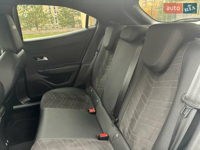 Серый Опель Mokka-e, объемом двигателя 0 л и пробегом 39 тыс. км за 18500 $, фото 65 на Automoto.ua