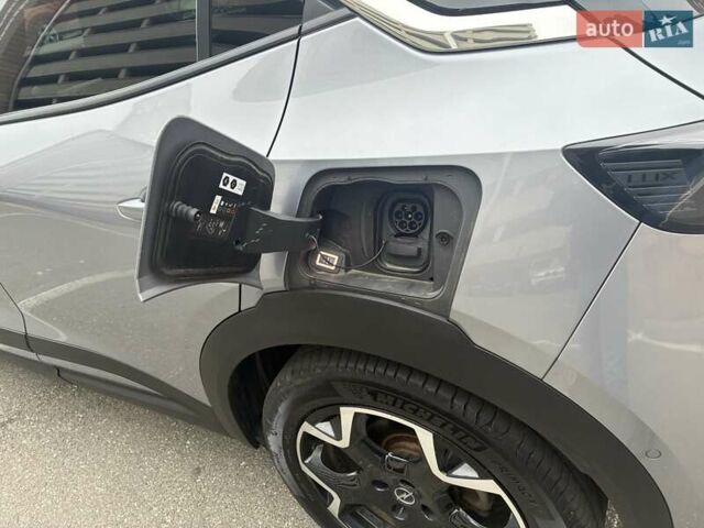 Серый Опель Mokka-e, объемом двигателя 0 л и пробегом 39 тыс. км за 18500 $, фото 50 на Automoto.ua