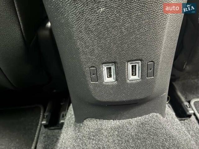 Серый Опель Mokka-e, объемом двигателя 0 л и пробегом 39 тыс. км за 18500 $, фото 63 на Automoto.ua