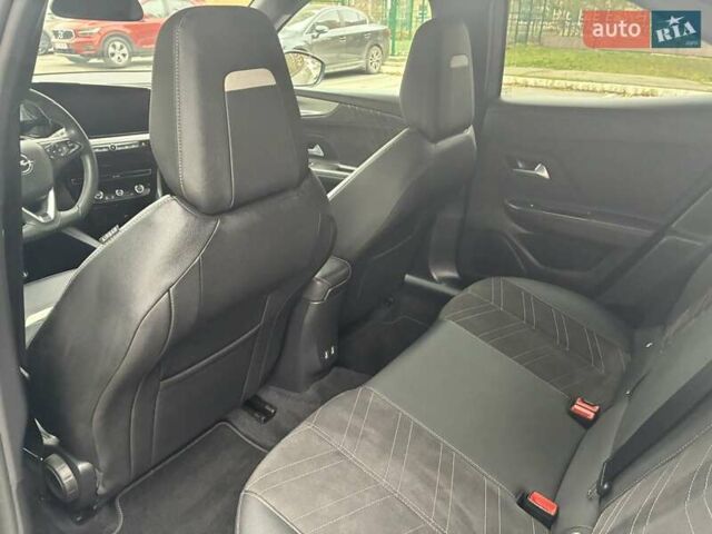 Серый Опель Mokka-e, объемом двигателя 0 л и пробегом 39 тыс. км за 18500 $, фото 66 на Automoto.ua