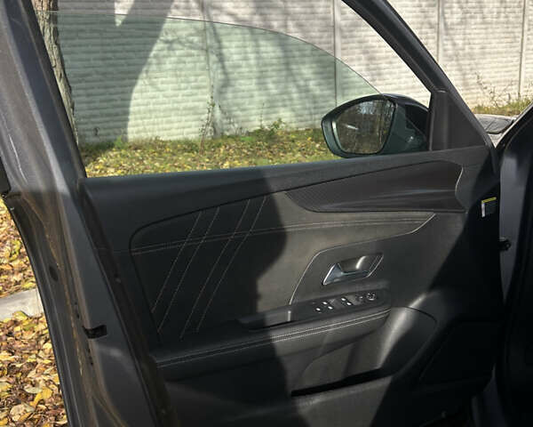 Сірий Опель Mokka-e, об'ємом двигуна 0 л та пробігом 69 тис. км за 16900 $, фото 16 на Automoto.ua