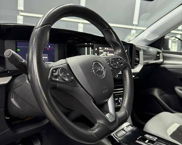 Серый Опель Mokka-e, объемом двигателя 0 л и пробегом 72 тыс. км за 16800 $, фото 21 на Automoto.ua