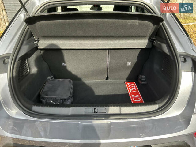 Сірий Опель Mokka-e, об'ємом двигуна 0 л та пробігом 69 тис. км за 16900 $, фото 9 на Automoto.ua