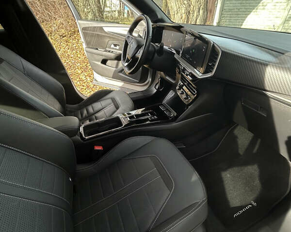 Сірий Опель Mokka-e, об'ємом двигуна 0 л та пробігом 69 тис. км за 16900 $, фото 33 на Automoto.ua