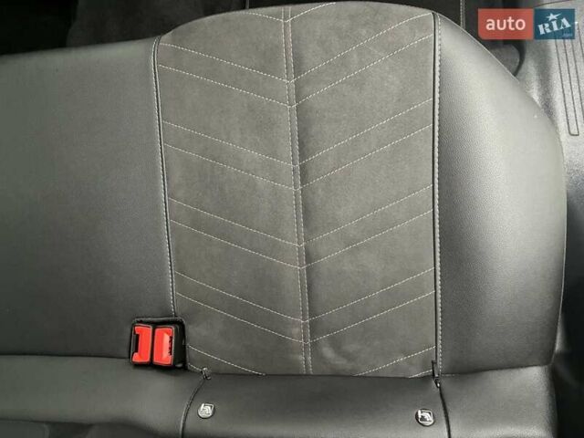 Серый Опель Mokka-e, объемом двигателя 0 л и пробегом 39 тыс. км за 18500 $, фото 64 на Automoto.ua