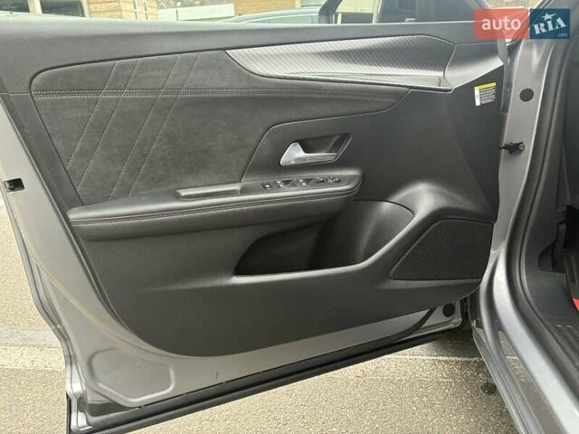 Серый Опель Mokka-e, объемом двигателя 0 л и пробегом 39 тыс. км за 18500 $, фото 91 на Automoto.ua