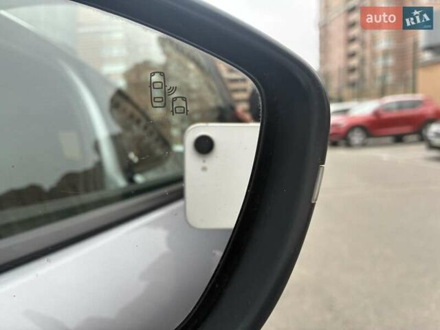 Серый Опель Mokka-e, объемом двигателя 0 л и пробегом 39 тыс. км за 18500 $, фото 90 на Automoto.ua