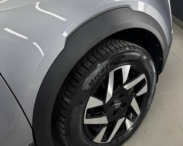 Серый Опель Mokka-e, объемом двигателя 0 л и пробегом 72 тыс. км за 16800 $, фото 15 на Automoto.ua
