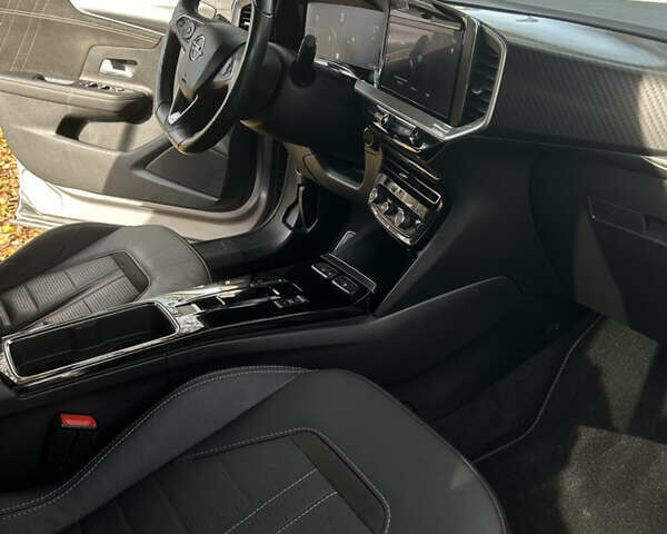 Сірий Опель Mokka-e, об'ємом двигуна 0 л та пробігом 69 тис. км за 16900 $, фото 34 на Automoto.ua
