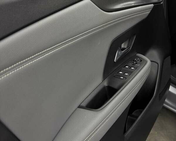 Серый Опель Mokka-e, объемом двигателя 0 л и пробегом 72 тыс. км за 16800 $, фото 23 на Automoto.ua