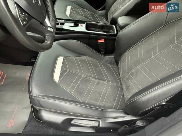 Серый Опель Mokka-e, объемом двигателя 0 л и пробегом 39 тыс. км за 18500 $, фото 94 на Automoto.ua