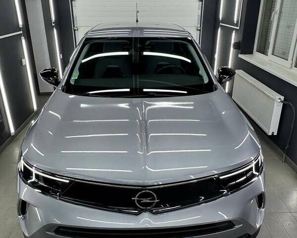 Серый Опель Mokka-e, объемом двигателя 0 л и пробегом 72 тыс. км за 16800 $, фото 4 на Automoto.ua