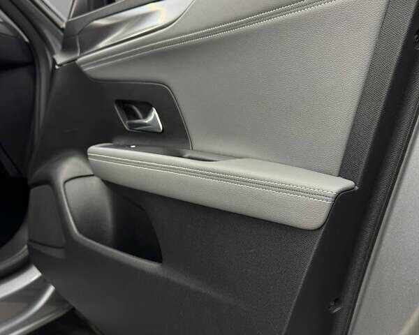 Серый Опель Mokka-e, объемом двигателя 0 л и пробегом 72 тыс. км за 16800 $, фото 32 на Automoto.ua