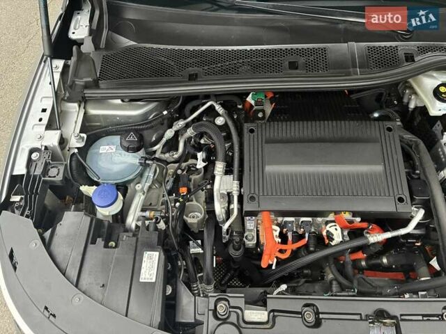 Серый Опель Mokka-e, объемом двигателя 0 л и пробегом 39 тыс. км за 18500 $, фото 52 на Automoto.ua