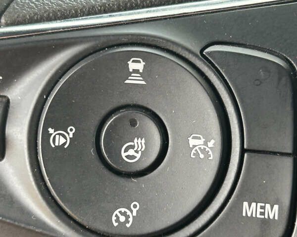 Сірий Опель Mokka-e, об'ємом двигуна 0 л та пробігом 69 тис. км за 16900 $, фото 19 на Automoto.ua