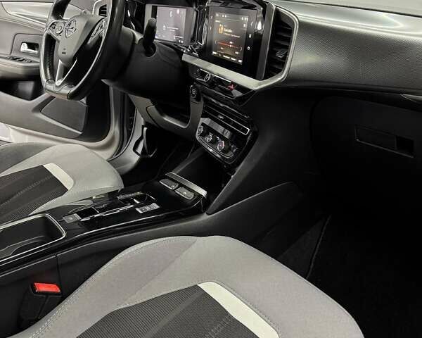 Серый Опель Mokka-e, объемом двигателя 0 л и пробегом 72 тыс. км за 16800 $, фото 30 на Automoto.ua